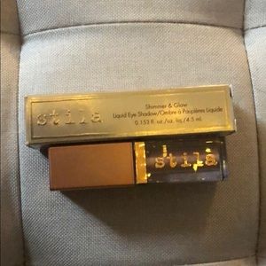 Stila Shimmer & Glow Eyeshadow in Kitten